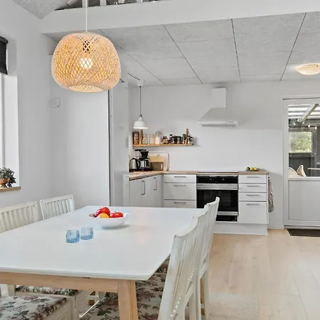 3 Bedroom In Holiday home