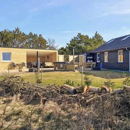 Vakantiehuis 3 Bedroom In *